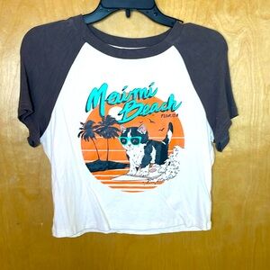 Cider raglan cat print short sleeve crop tee size L